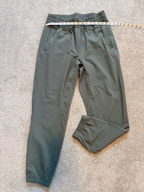 Eddie Bauer Olive Green Lightweight Jogger Pants